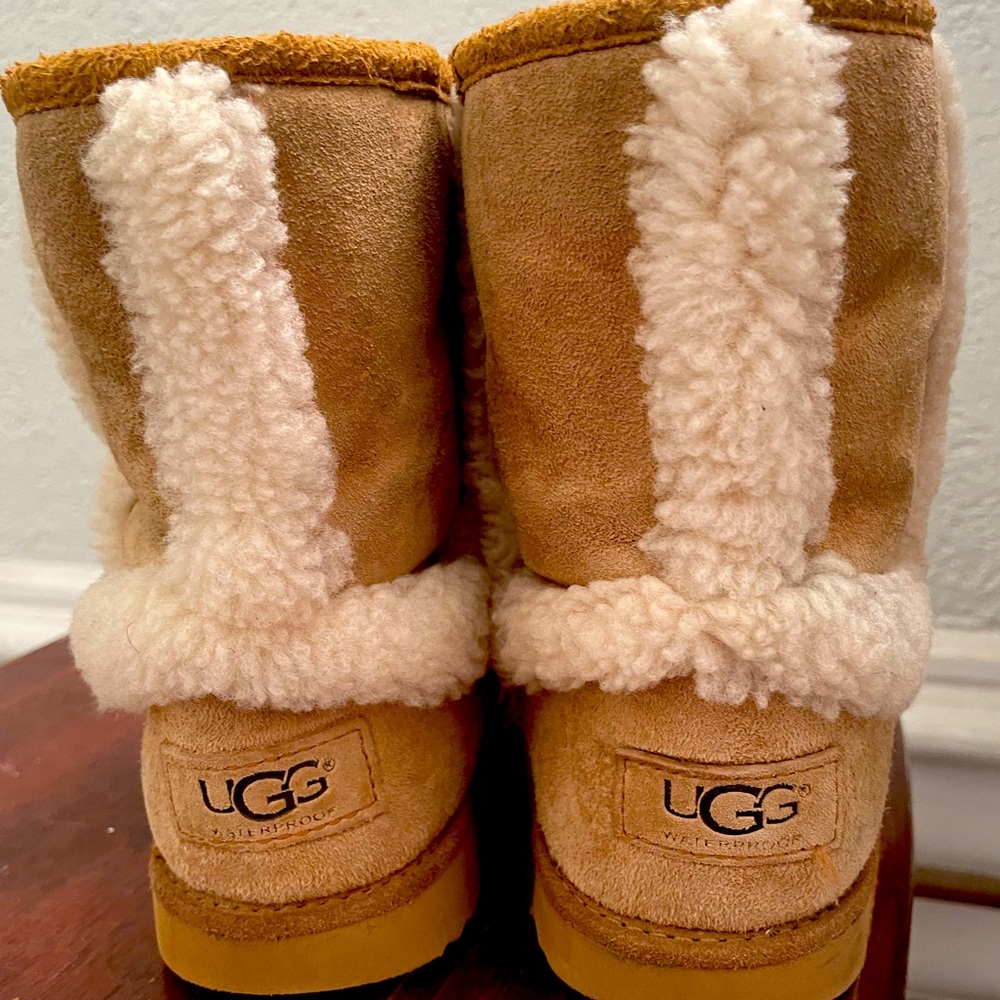 Ugg Hadley II Winter Warmers sz2 Used